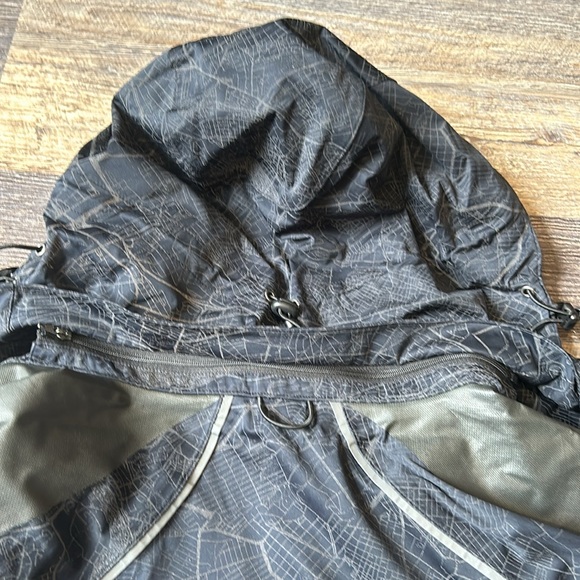 Showers Pass reflective waterproof jacket size large - Picture 10 of 14